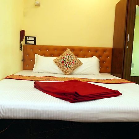 Hotel Golden Plaza Vashi Екстериор снимка