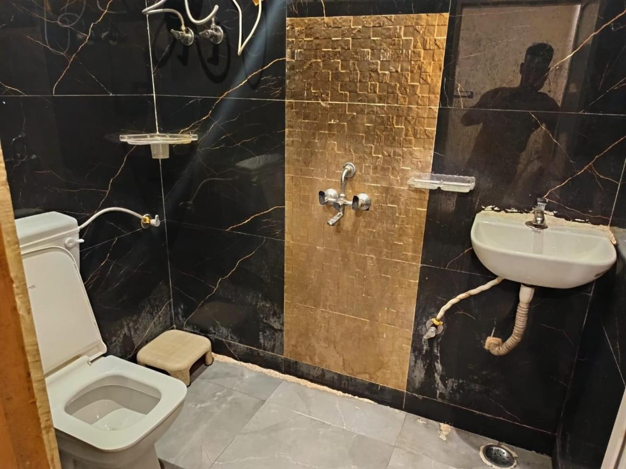 Hotel Golden Plaza Vashi Екстериор снимка