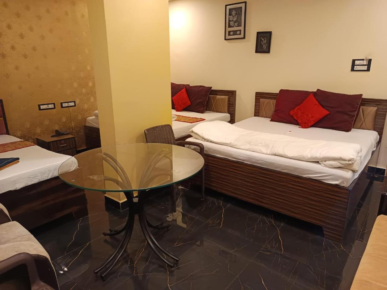 Hotel Golden Plaza Vashi Екстериор снимка